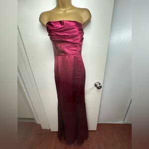 MANIJU Burgundy Sleek Satin Strapless Sexy Front Slit Long Formal Dress‎ NWT S